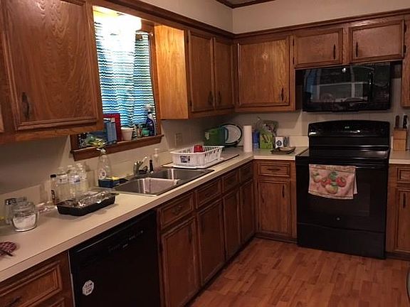 2nd image of 622 Hillcrest Ln