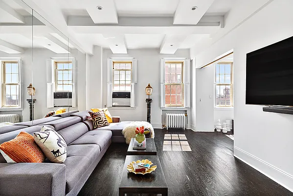 Sold by Compass | media 1