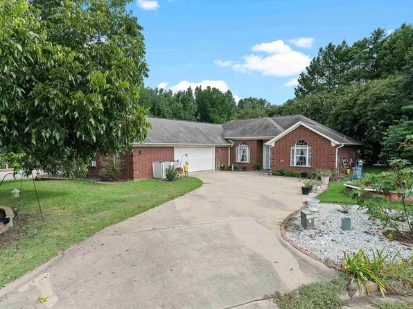 1902 Miria Ct, Longview, TX 75601