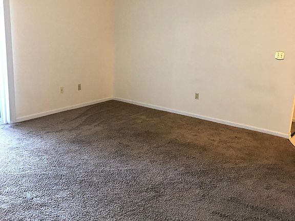 5th image of 29 N Cedar Lake Dr W APT 207
