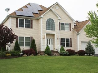 2 Colgate Ct, Somerset, NJ 08873