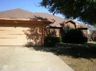 4938 Oak Hollow Dr, Grand Prairie, TX 75052