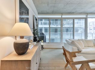 75 Portland St #423, Toronto, ON M5V 2M9