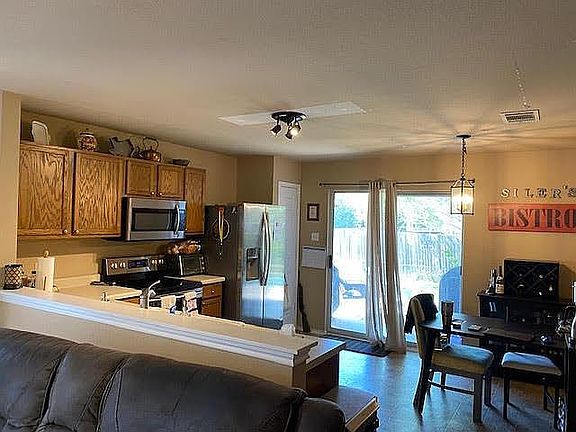 5th image of 403 Quail Hollow Dr