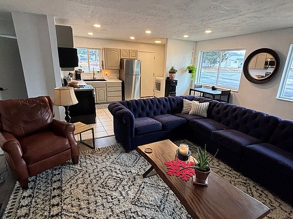 4th image of 27 E Main St #1-4