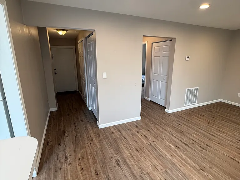 1404 E Baltimore St — Photo 12