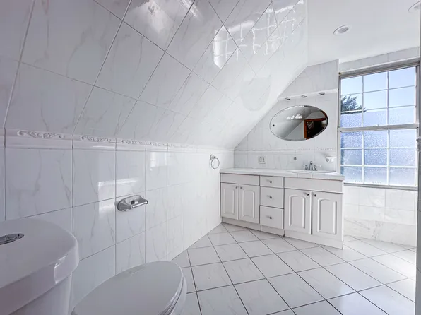 66-42 Clinton Avenue image 13 of 14