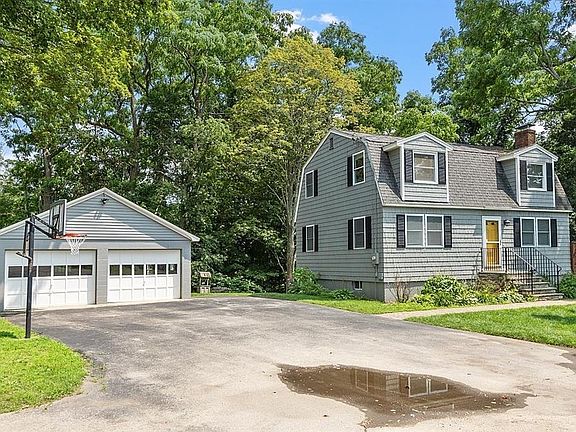 3rd image of 106 N Lowell Road