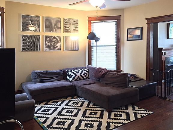 3rd image of 1462 W Farragut Ave #1