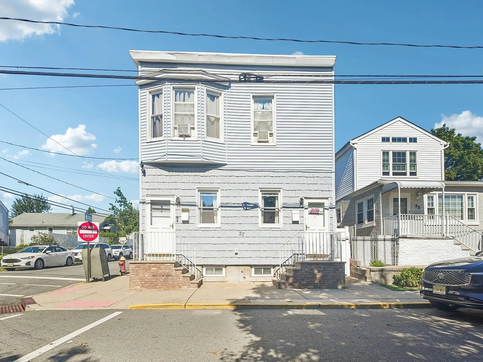 2 bed, 1.0 bath, $2,700 — Photo 2