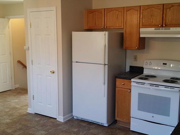 5th image of 221 Moser Cir