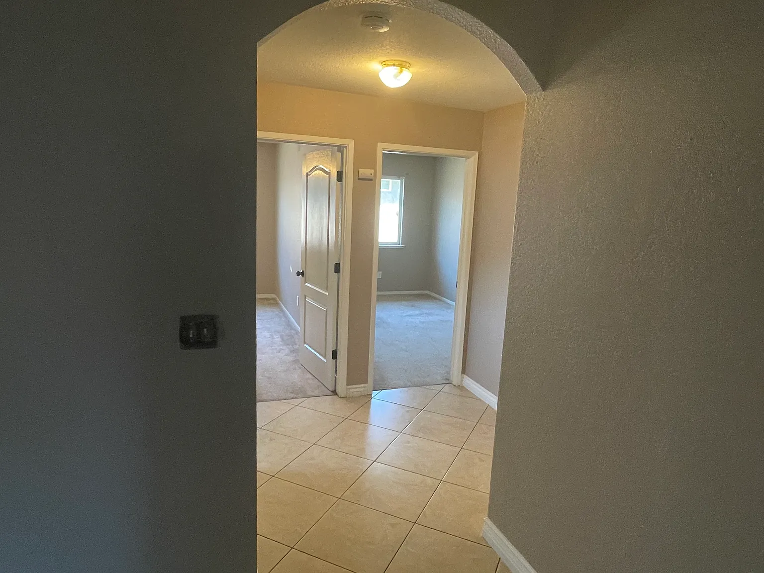 4 bed, 1833 sqft, $2,200 — Photo 2