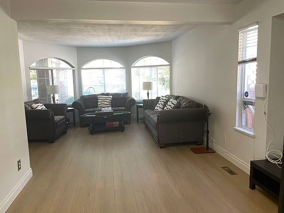 2nd image of 15482 112th Ave