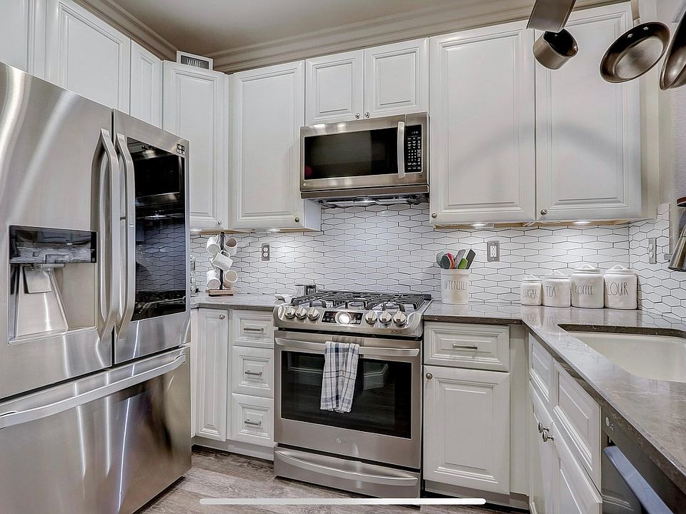 1st image of 10423 Whitcomb Way Unit 114