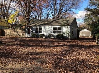 16 Green Oaks Rd, Newport News, VA 23601