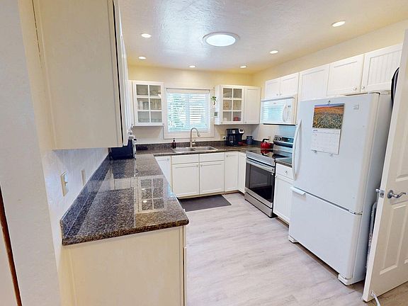 4th image of 94130 4th St