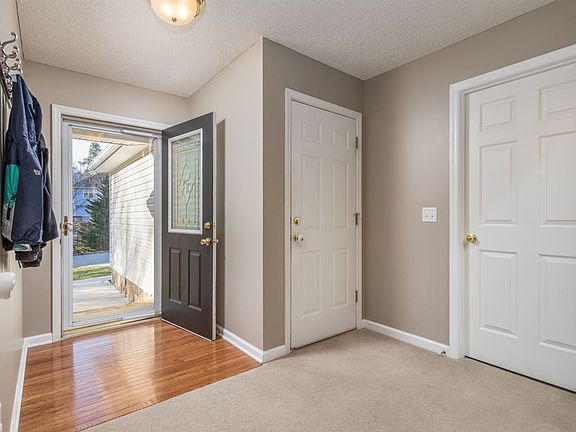 3rd image of 6321 Pringle Dr