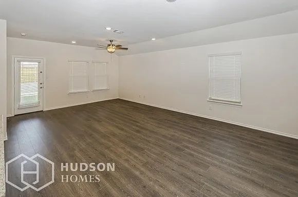3102 Channing Dr — Photo 4