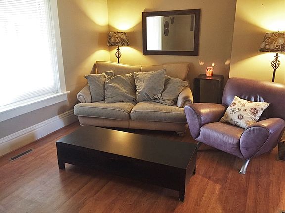 3rd image of 512 Park Ln