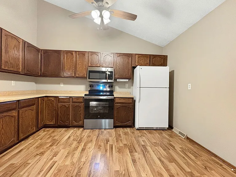 7680 Silver Lake Rd #7680 — Photo 6