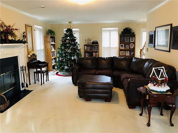 3rd image of 112 Wildwood Dr