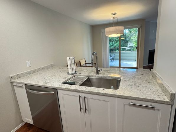 11630 NE 70th Pl APT B