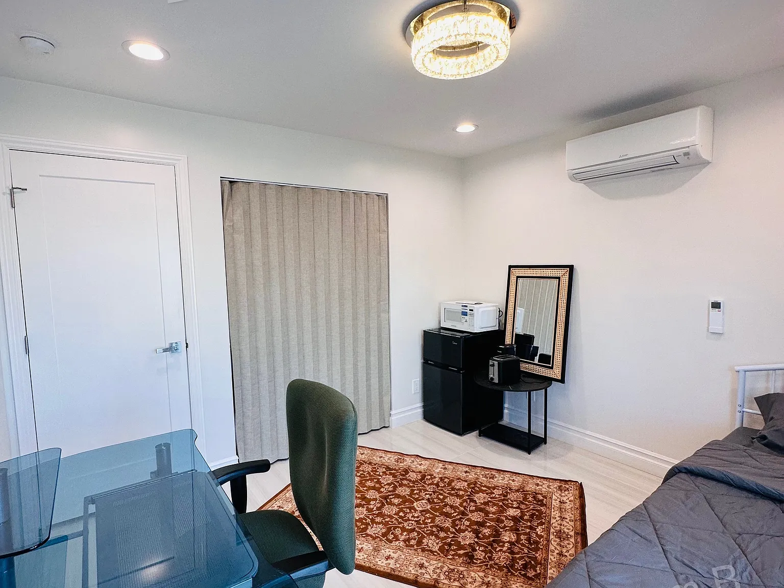 3 bed, $1,000 — Photo 2