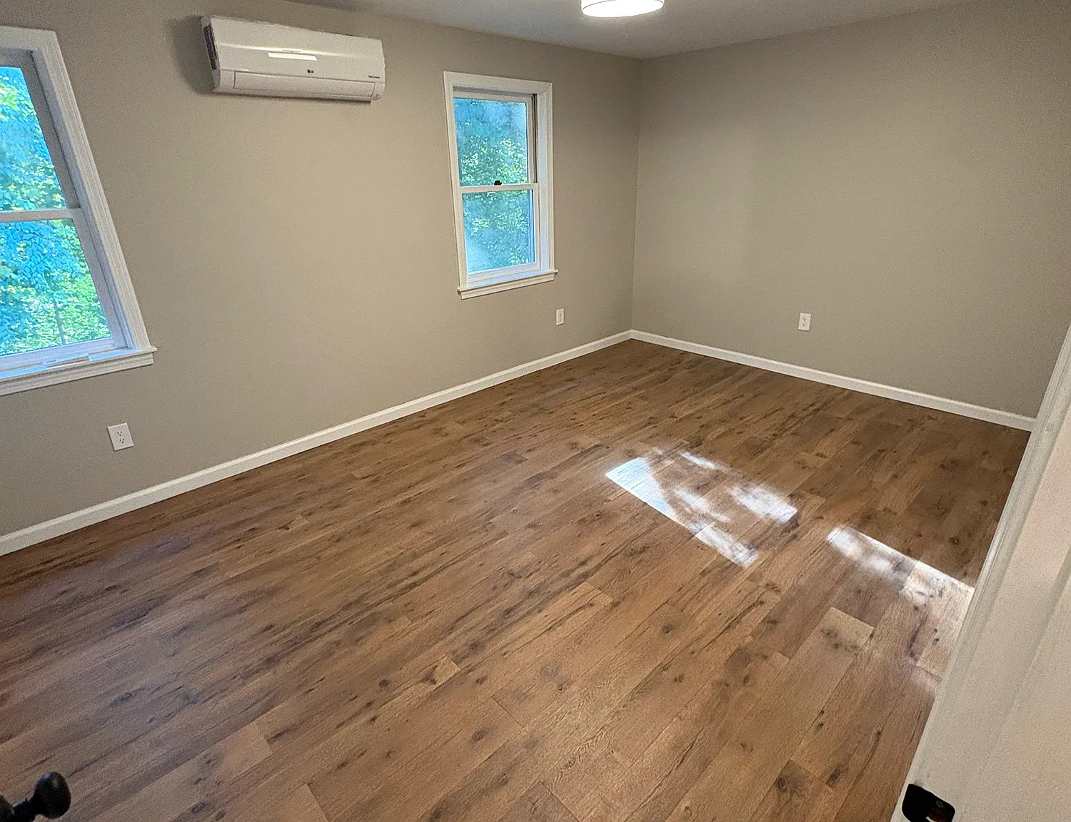 2 bed, 1050 sqft, $2,700 — Photo 2
