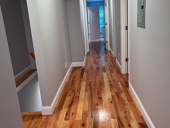 3rd image of 118 Littleton Ave #2
