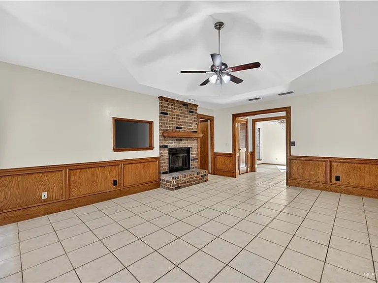 606 Silva Dr — Photo 8