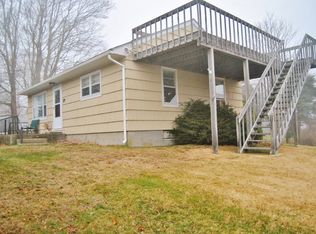 17 Saltaire Ave, Narragansett, RI 02882