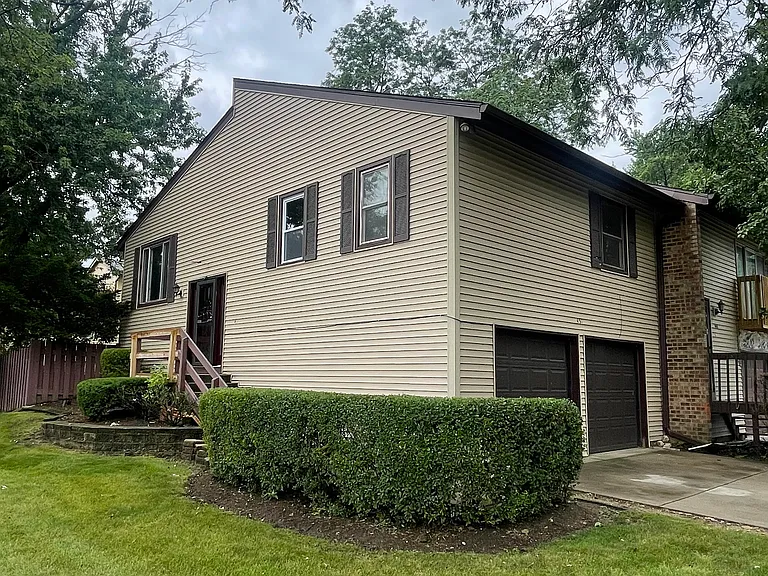 451 Sioux Dr — Photo 1