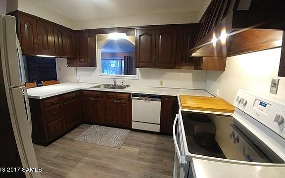 5th image of 79 4th St