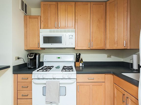 4th image of 2800 N Lake Shore Dr APT 3211