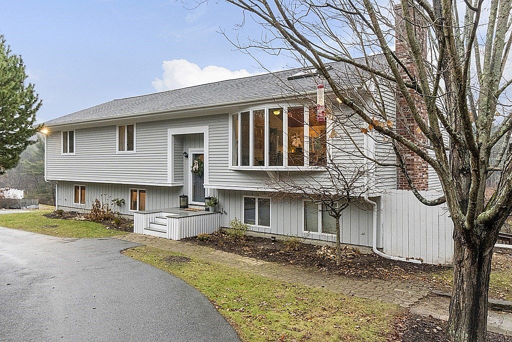 214 Pond St, Dunstable, MA 01827 Zillow