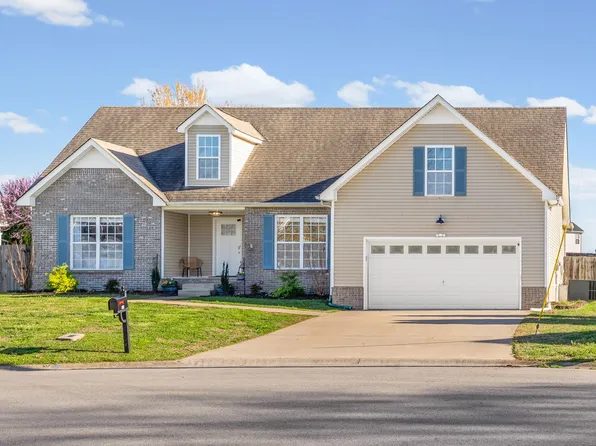 704 Claystone Ct, Clarksville, TN 37040