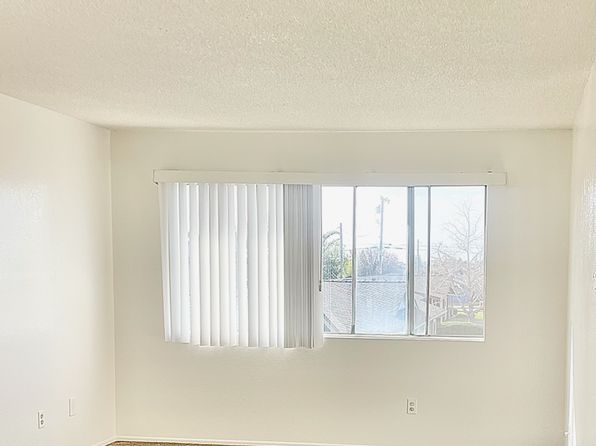 240 Aspen St APT 13