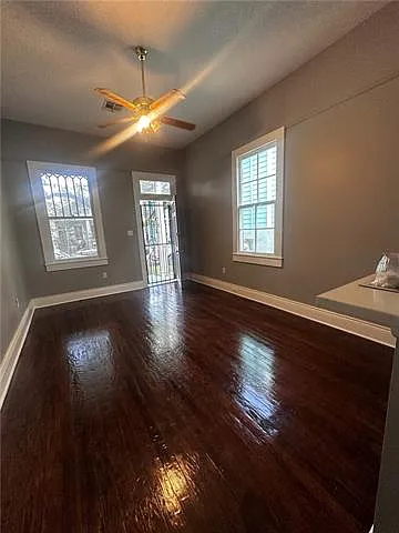 924 Washington Ave — Photo 4