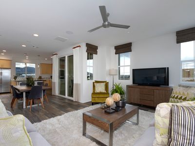 1014 Savi Dr UNIT 101, Corona, CA, 92880