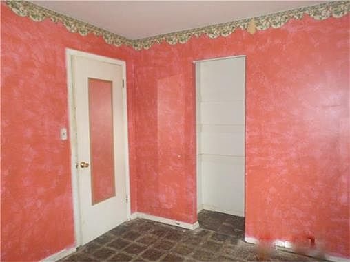 4th image of 2910 Highland Ave