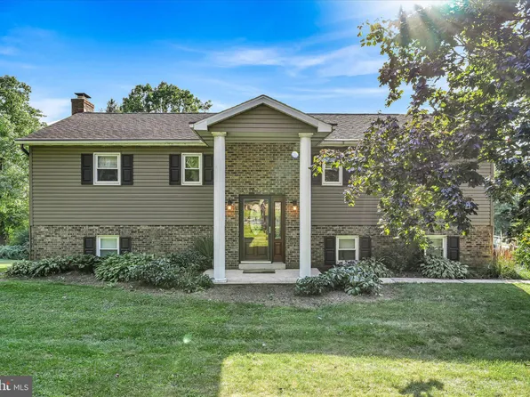 106 Bon View Dr, Denver, PA 17517