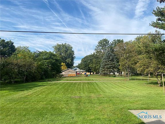3rd image of 5935 Meteor Ave