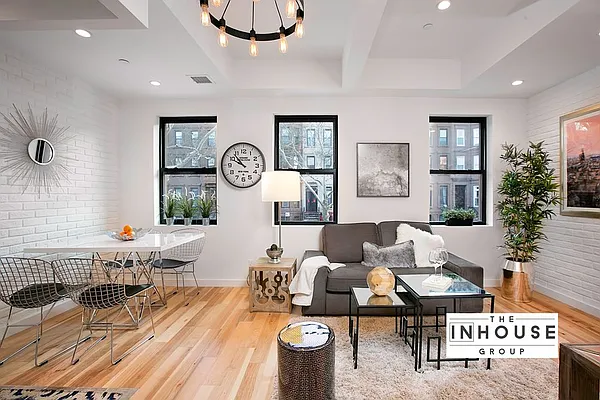 Sold by The In House Group | media 4