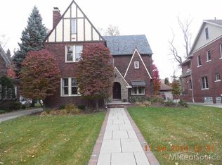 1350 Yorkshire Ave, Grosse Pointe, MI 48230