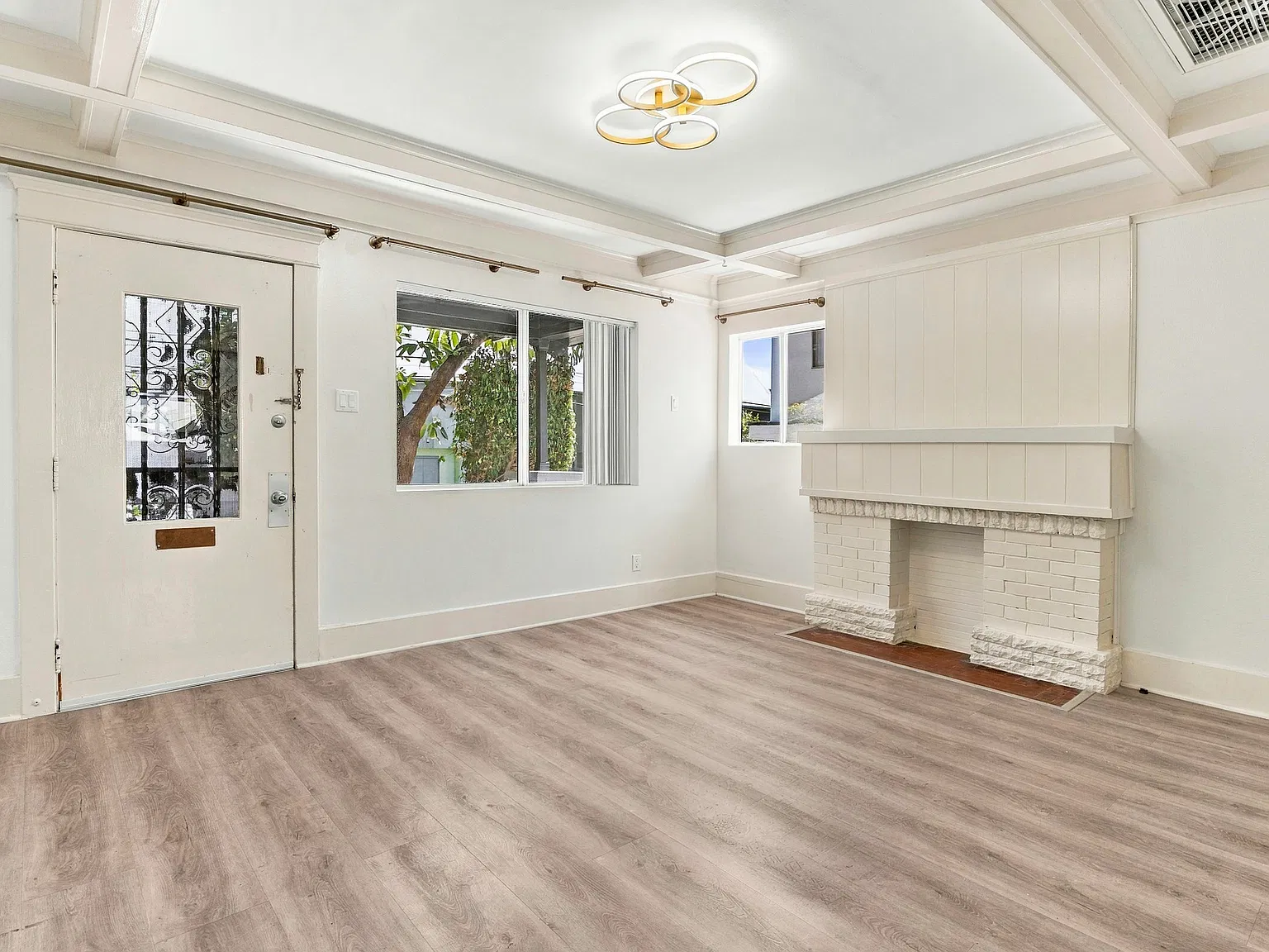 2 bed, 1080 sqft, $3,995 — Photo 4