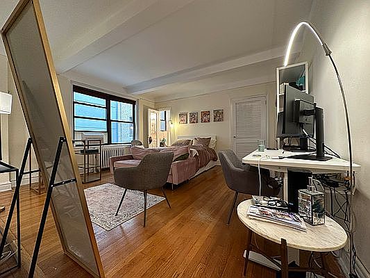 3rd image of 455 W 34th St APT 7H