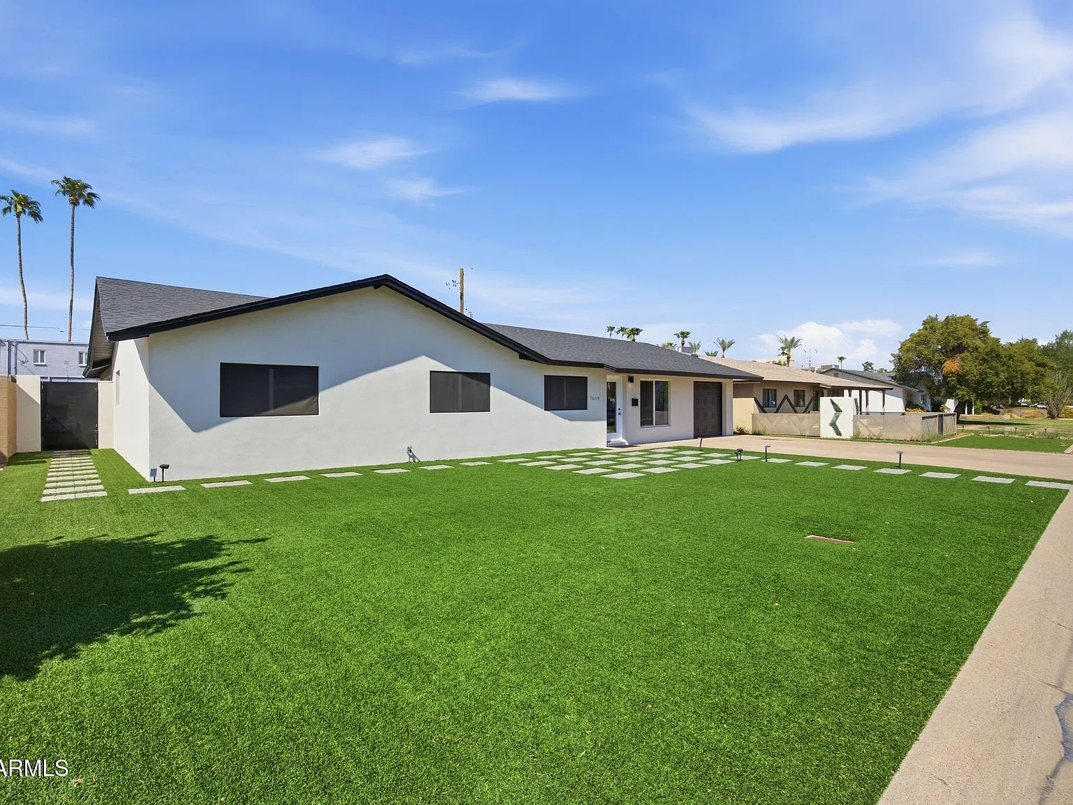 5 bed, 3.0 bath, 2116 sqft, $5,000 — Photo 3