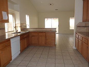 4th image of 353 Cambridge Dr