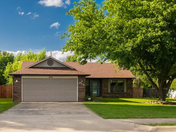654 Terry Ave, Springdale, AR 72764