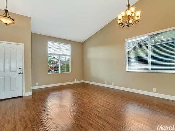 4th image of 1435 Linfield Dr
